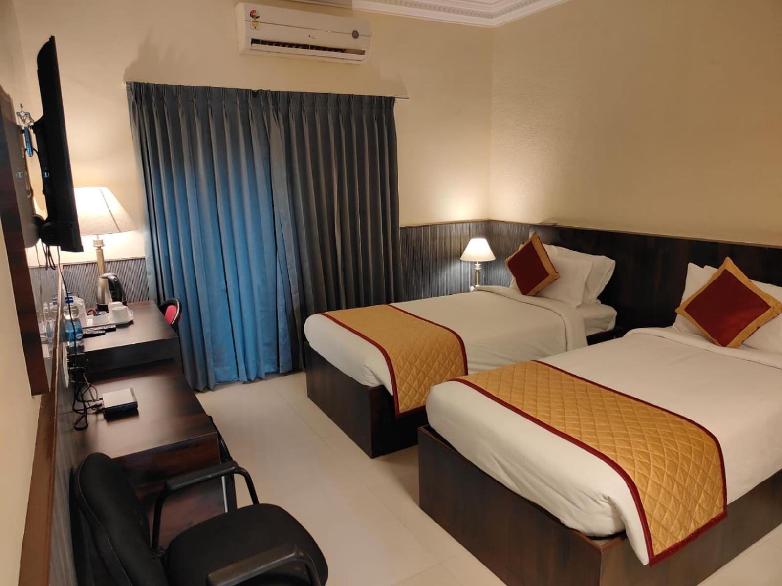Hotel Badami Court Eksteriør bilde
